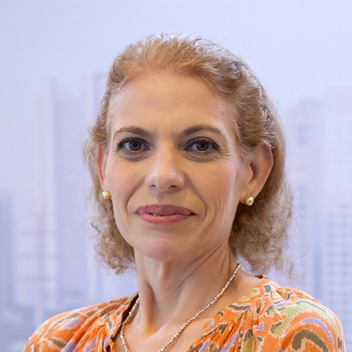 Adriane Aparecida Costa Faresin