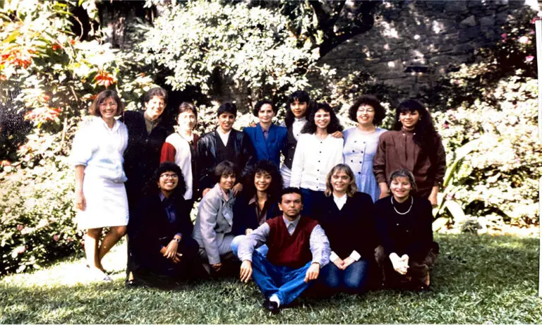 Foto em grupo da quarta turma de estomaterapia da EEUSP, em 1993.