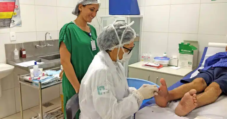 Ambulatório de Estomaterapia traz serviço especializado no atendimento a lesões