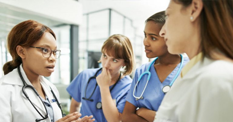Validação com especialistas de um instrumento para classificar a complexidade de feridas agudas e crônicas