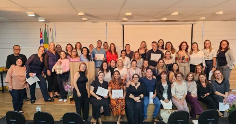 Entrega dos Certificados WCET aos egressos da Pós Graduação em Estomaterapia da Faculdade de Enfermagem - Unicamp.